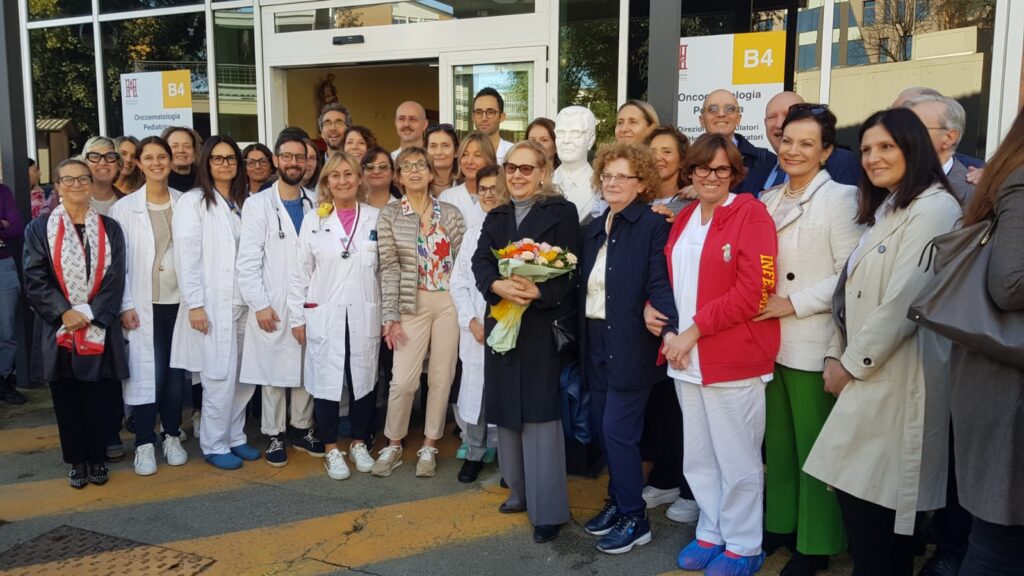 Inaugurazione busto Prof. Luigi Zanesco foto di gruppo Città della Speranza