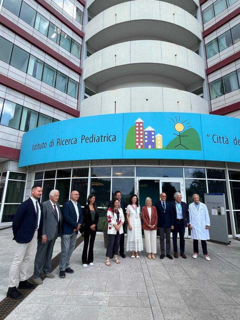 Ministra Alessandra Locatelli in visita all'IRP Città della Speranza