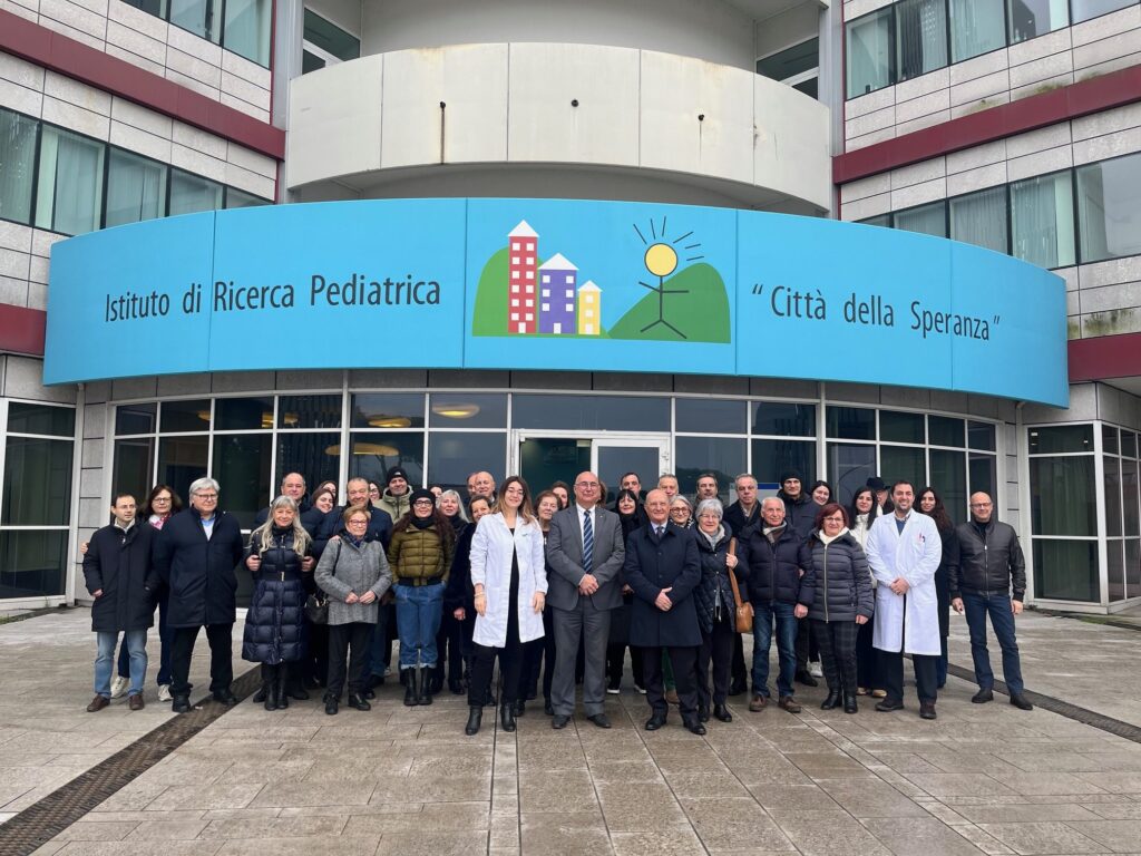 Il Gruppo di Banca Annia in IRP per la consegna della donazione a Città della Speranza