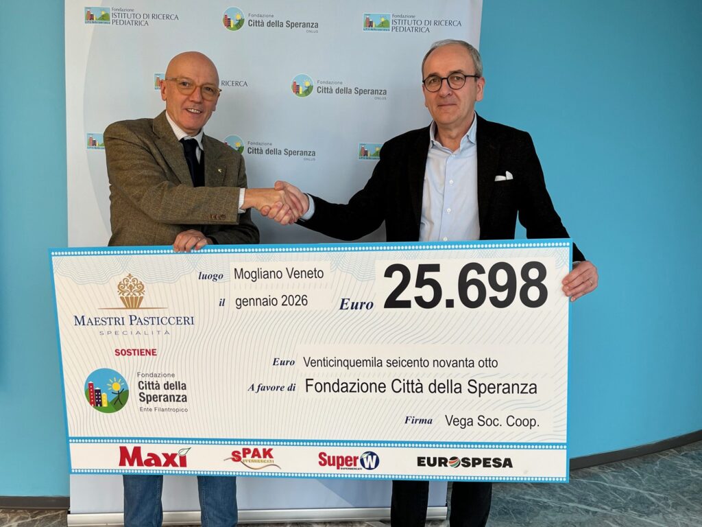 Donazione Gruppo Vega a Città della Speranza, con il Gen. Lupi e Maurizio Criveller