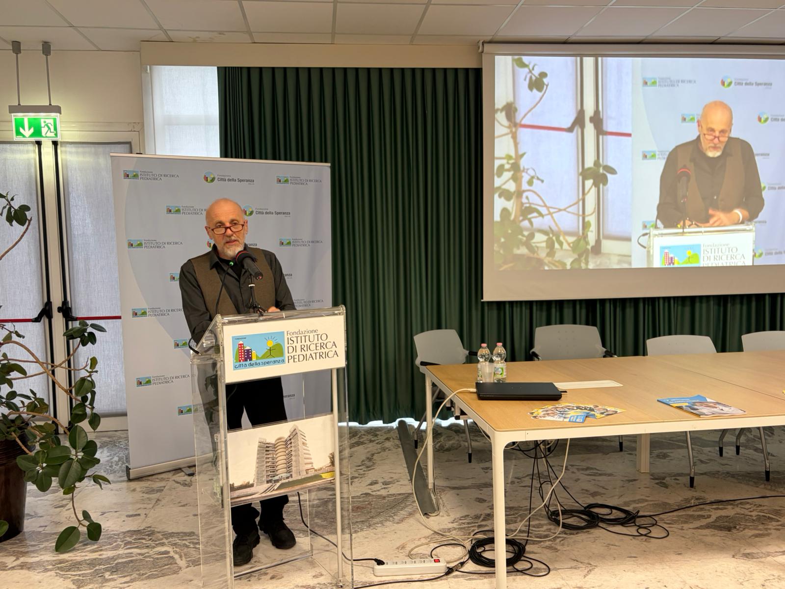Marco Paolini all'IRP Città della Speranza per la Festa della Mamma
